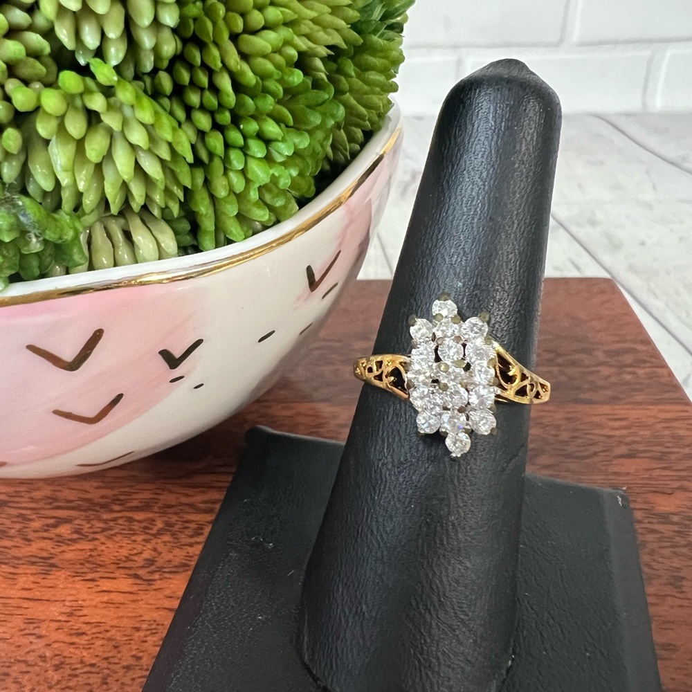 Vintage DAC Cluster Ring Size 7 Gold Tone Clear Stone Estate Costume Jewelry